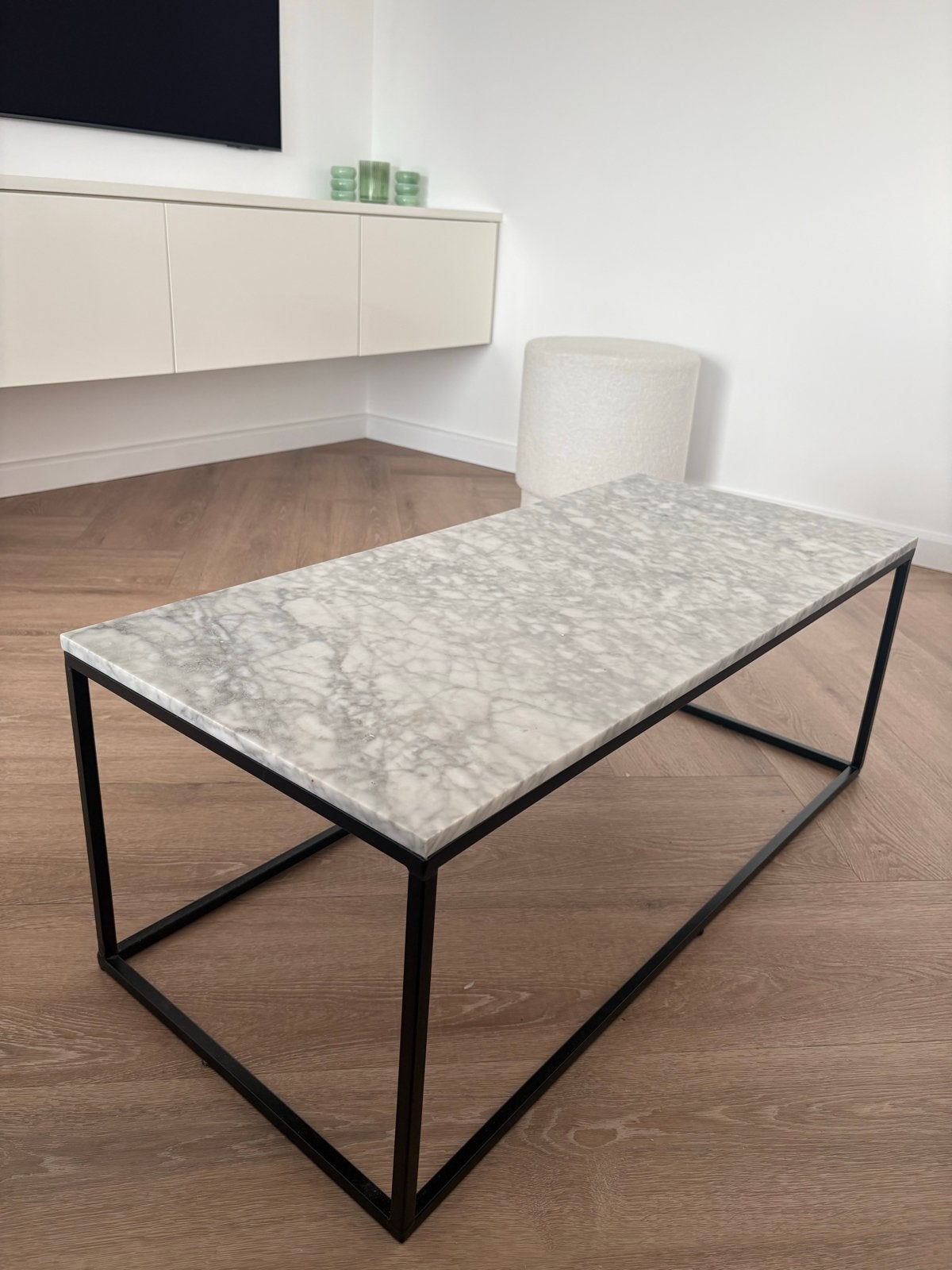 Salontafel met marmeren blad en zwart metalen onderstel, Ophalen, Minder dan 50 cm, 50 tot 100 cm, Zo goed als nieuw