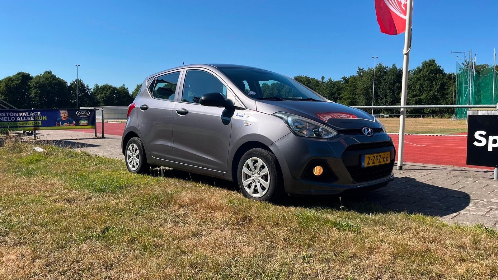 NIEUWE APK Hyundai i10 1.0 5DR 2015 Grijs, Euro 5, Stof, 4 stoelen, 23 km/l