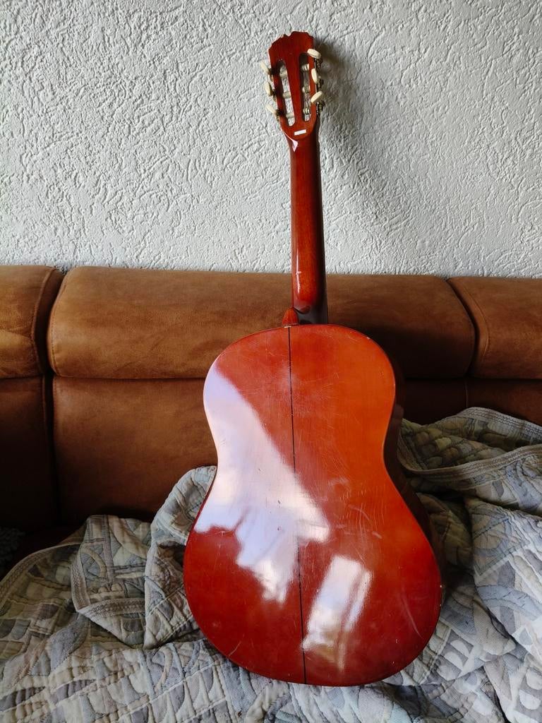 Johnny Brook gitaar, model B208 - mist 1 snaar, Muziek en Instrumenten, Snaarinstrumenten | Gitaren | Akoestisch, Ophalen