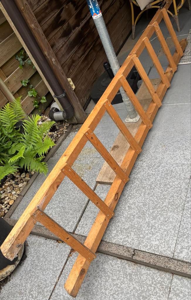 Houten Ladder 250 cm hoog, 9 treden, Zeer Goede Staat, Ophalen of Verzenden, Zo goed als nieuw, Ladder, 2 tot 4 meter