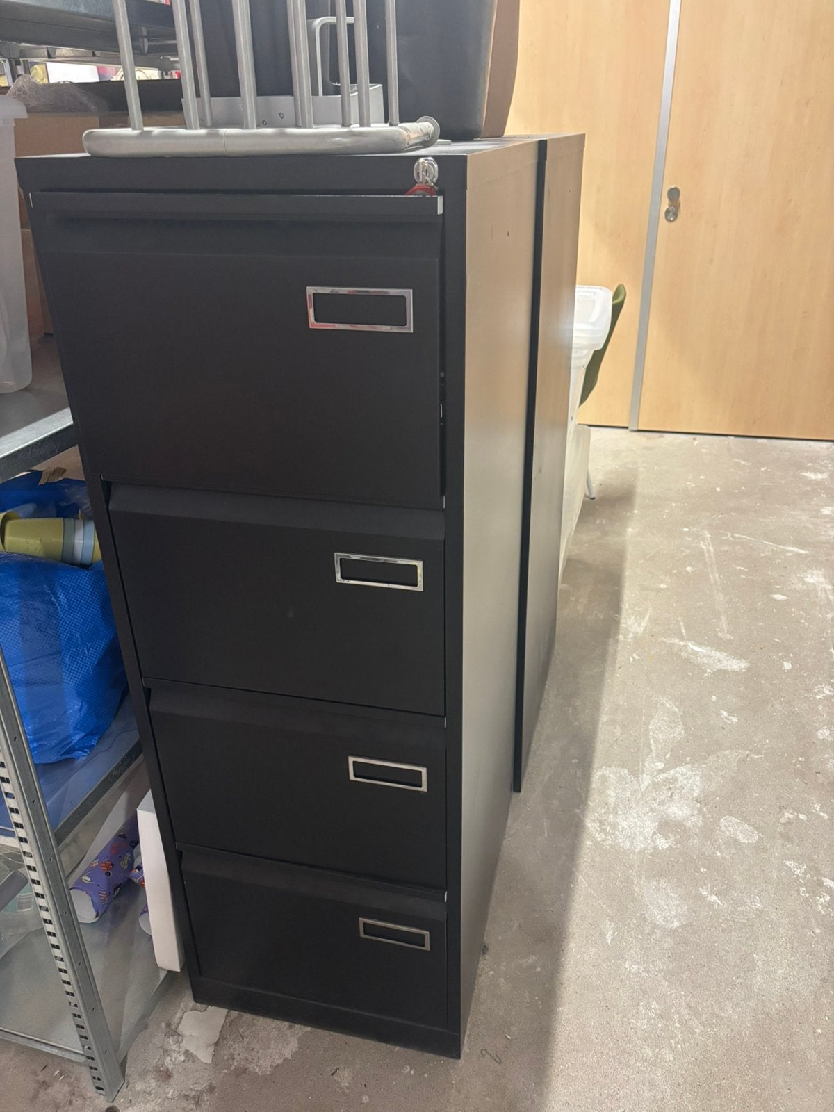 2 zwarte metalen archiefkasten met 4 lade, Huis en Inrichting, Ophalen, 50 tot 100 cm, Zo goed als nieuw, Minder dan 100 cm