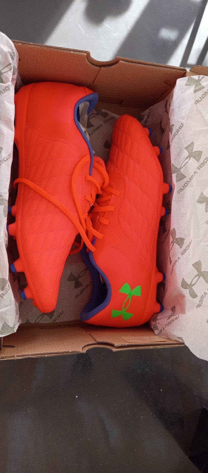 Nieuwe Under Armour Voetbalschoenen Maat 47 - Oranje, Maat XS of kleiner, Ophalen of Verzenden, Nieuw, Schoenen