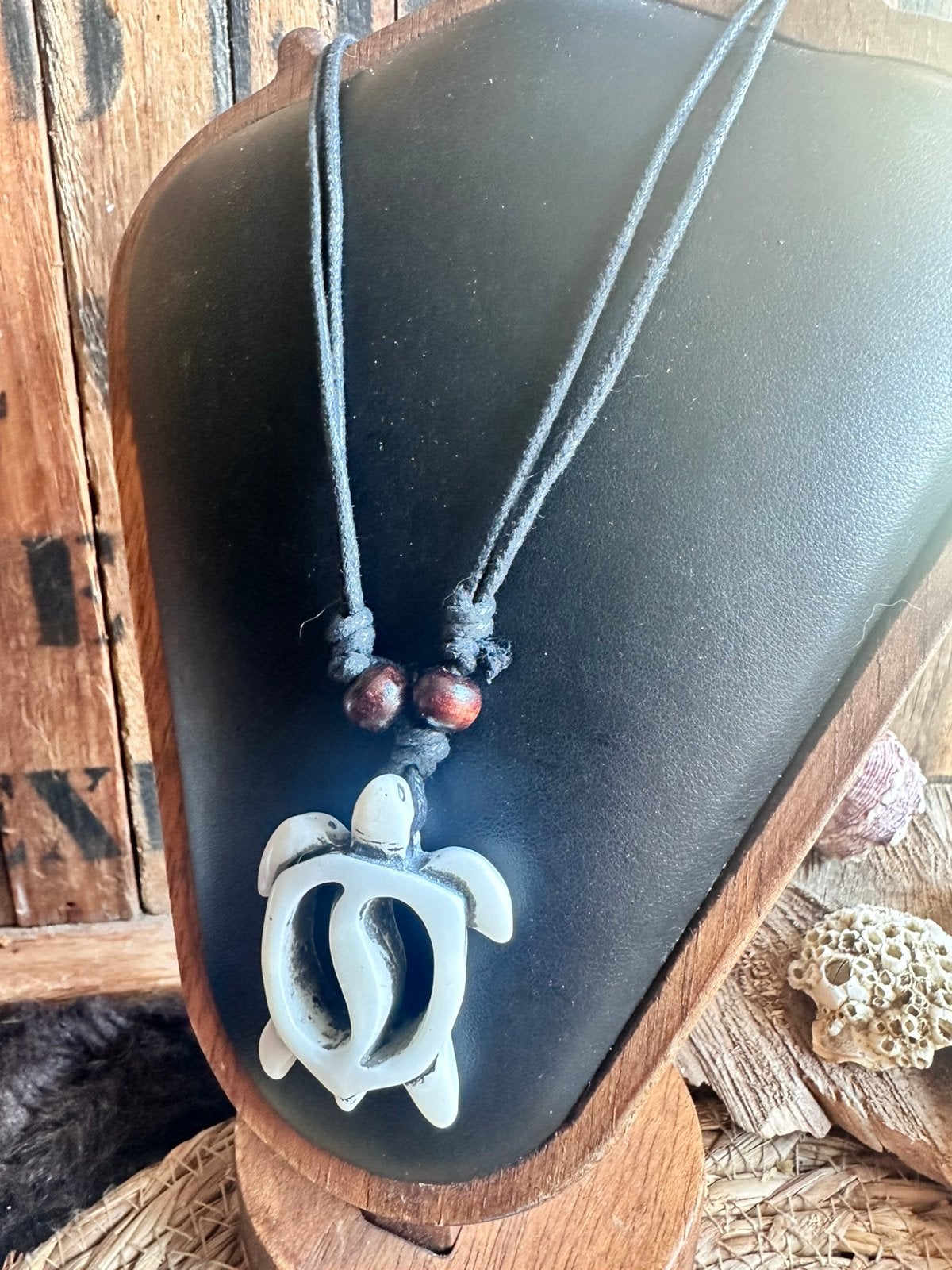 Boho halsketting / zeeachildpad / wit / surflife / beachwear, Ophalen of Verzenden, Zo goed als nieuw, Overige materialen