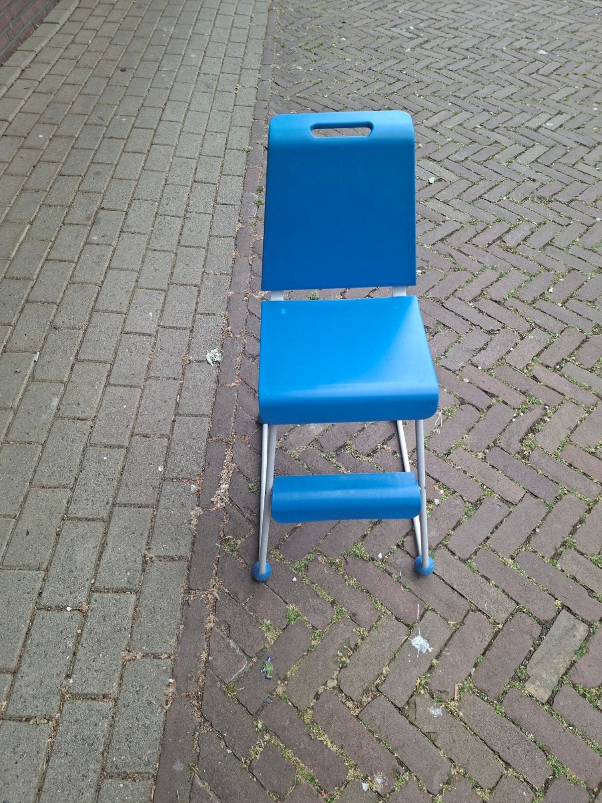 Ikea kinderstoel - blauw, Kinderen en Baby's, Kinderstoelen, Ophalen, Gebruikt, Overige typen