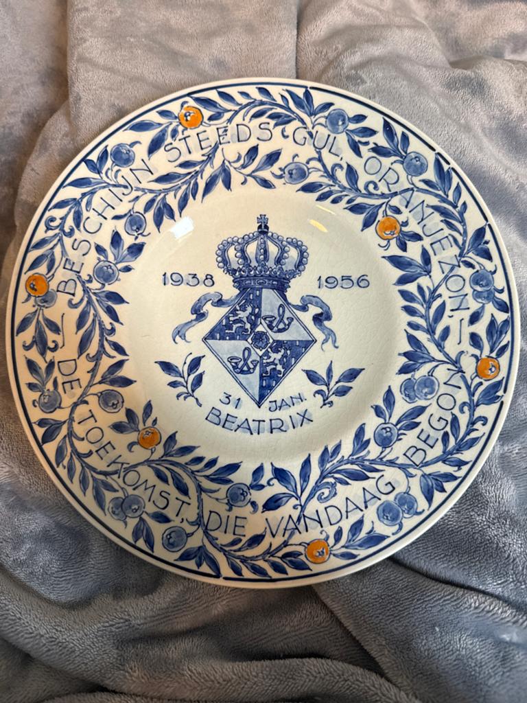 Delfts Blauw Beatrix bord 18e verjaardag  1938-1956, Ophalen of Verzenden