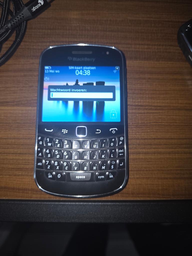 BlackBerry Bold 9900 - Zo goed als nieuw met lader, Telecommunicatie, Mobiele telefoons | Blackberry, Zwart, Ophalen of Verzenden