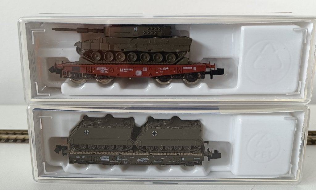Roco wagons met tank (2), Gelijkstroom, Wagon, Ophalen of Verzenden, Zo goed als nieuw
