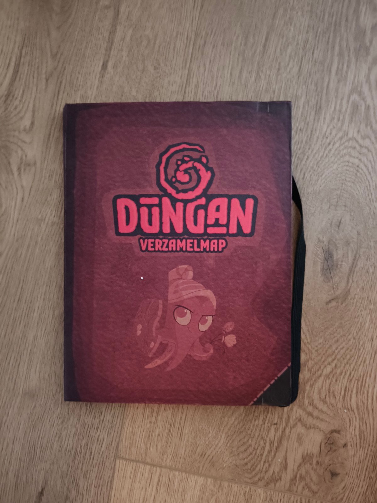 Complete Dungan verzamelmap – alle 45 Dungans + 3 specials, Ophalen, Zo goed als nieuw