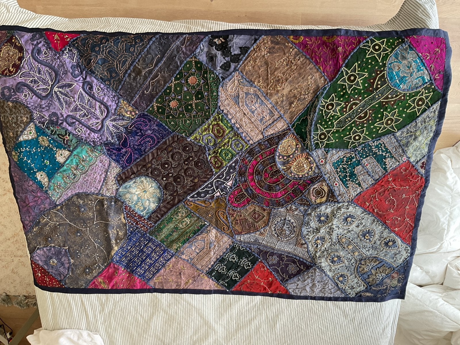 Uniek indiaas handgemaakt wandkleed/sprei met borduursels, Ophalen of Verzenden