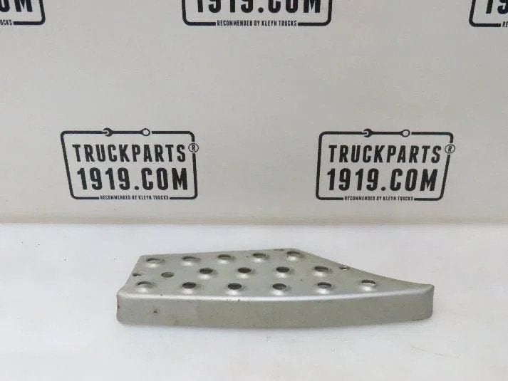Scania 1794306 |  Opstapplaat side skirt, Ophalen, Gebruikt, Scania, Carrosserie en Plaatwerk