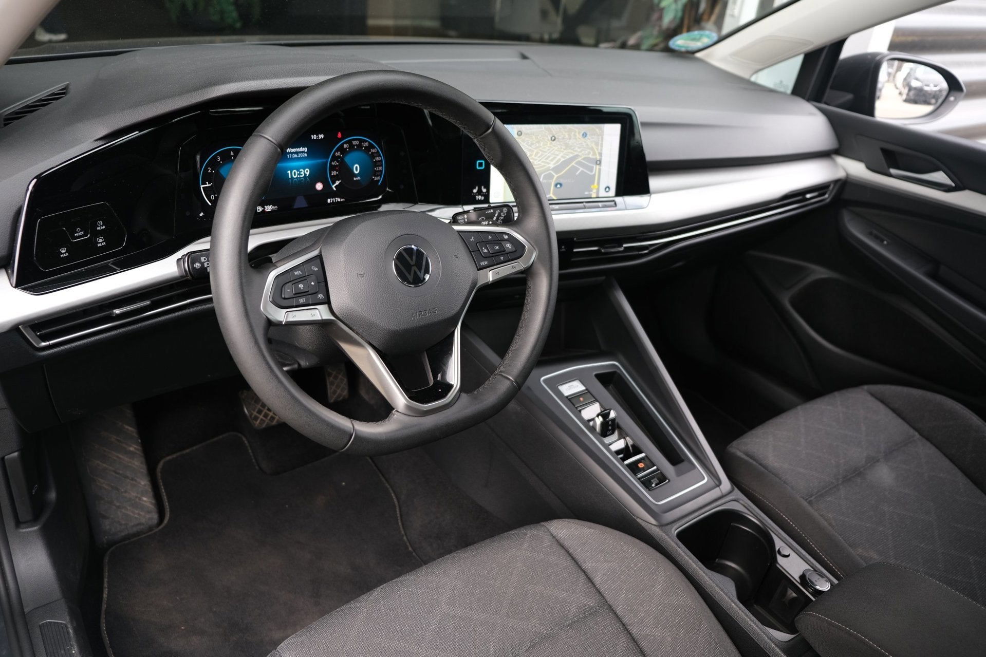 Volkswagen Golf 8 1.5 eTSI Life 130PK DSG Led Navi Virtual A, Auto's, Stof, Zwart, 4 cilinders, Automatische klimaatregeling
