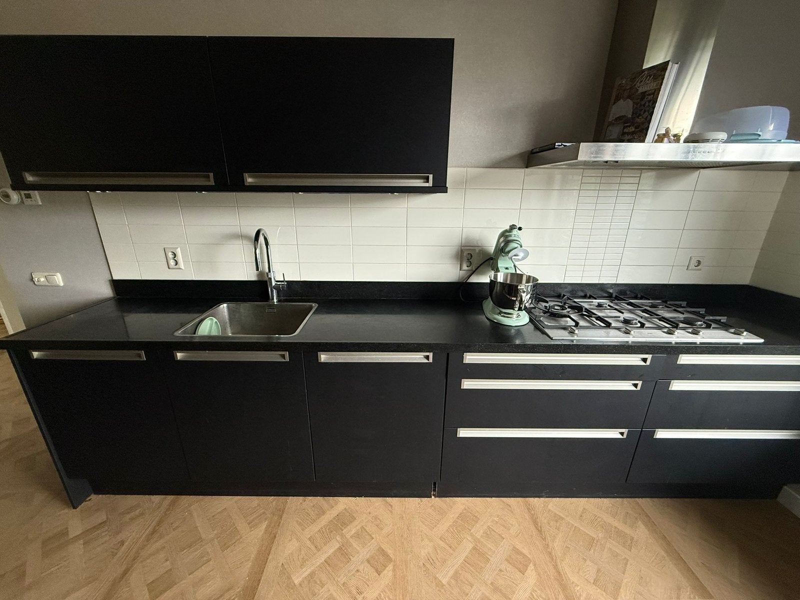 Gratis af te halen z.s.m zelf demonteren! Grando keuken, Huis en Inrichting, Keuken | Complete keukens, Ophalen, Gebruikt, Graniet of Steen
