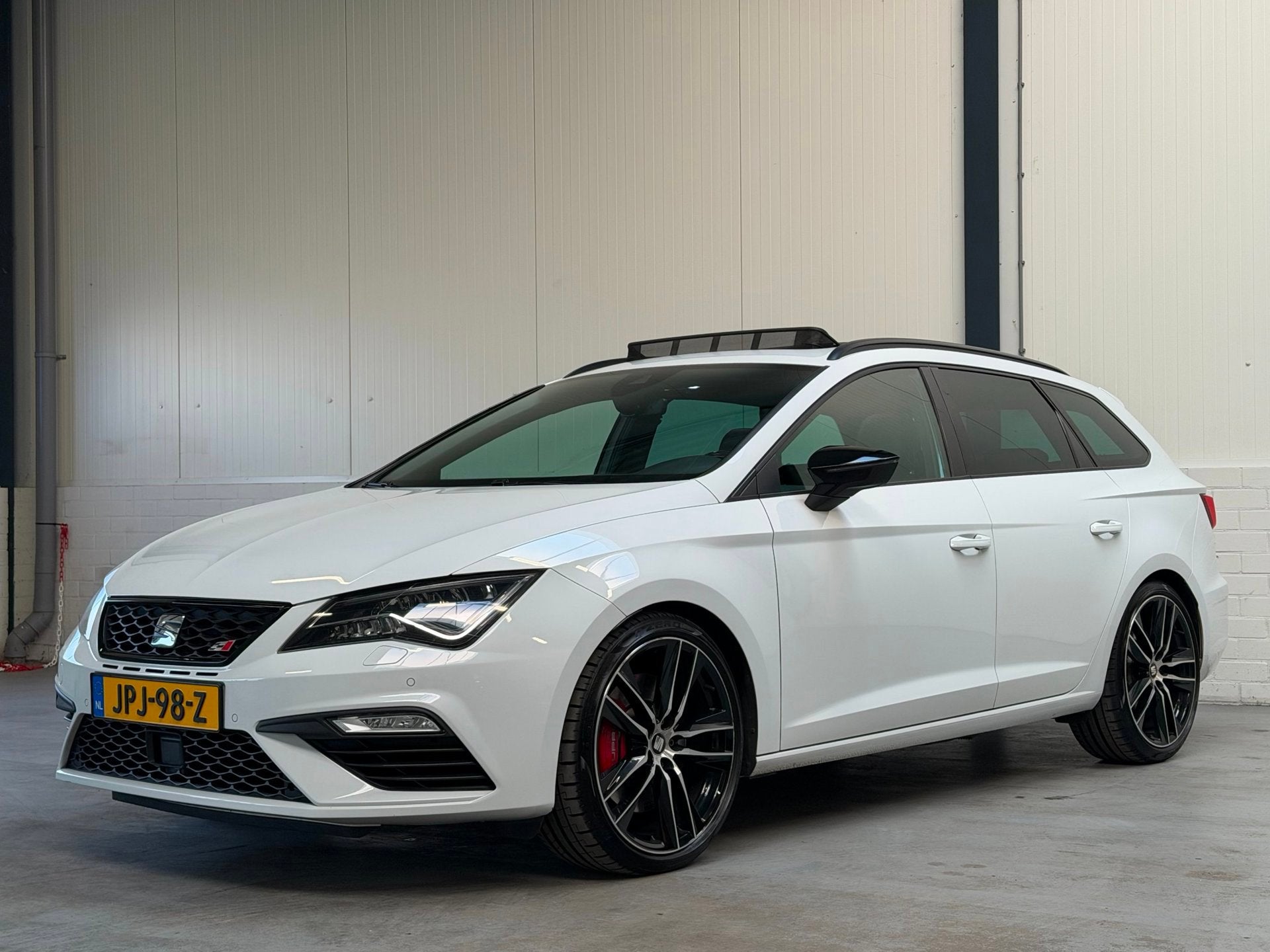 Seat LEON ST 2.0 TSI 4DRIVE CUPRA 300|Pano|Keyless|Camera, Auto's, Automaat, 15 km/l, Gebruikt, 4 cilinders