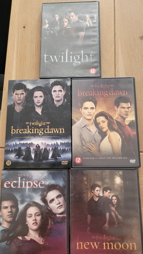 Twilight serie, Vanaf 12 jaar, Ophalen of Verzenden, Zo goed als nieuw