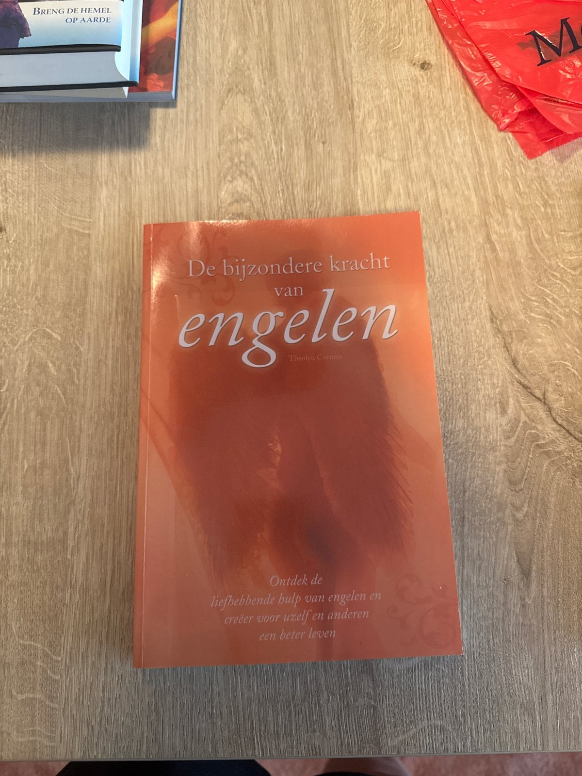 De bijzondere kracht van engelen - Theodora Currens, Boeken, Ophalen of Verzenden, Zo goed als nieuw, Spiritualiteit algemeen