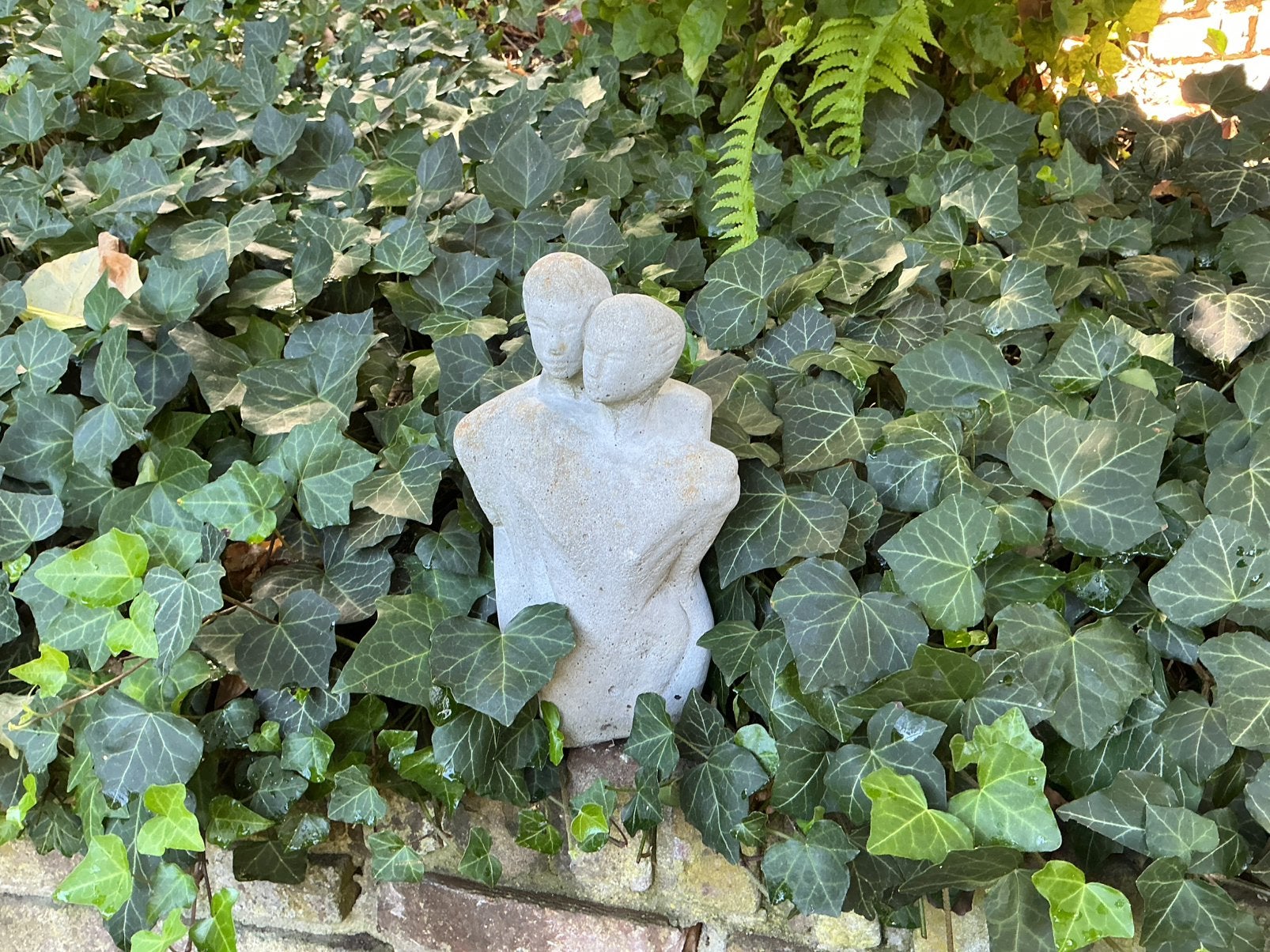 Beeld man/vrouw beton, Antiek en Kunst, Ophalen of Verzenden, Overige materialen, Beeld, 20 - 50 cm