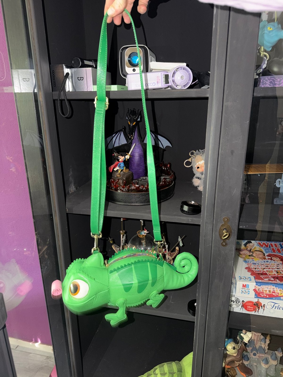 Disney Loungefly Pascal - Rapunzel, Ophalen of Verzenden, Nieuw, Groen, Schoudertasje