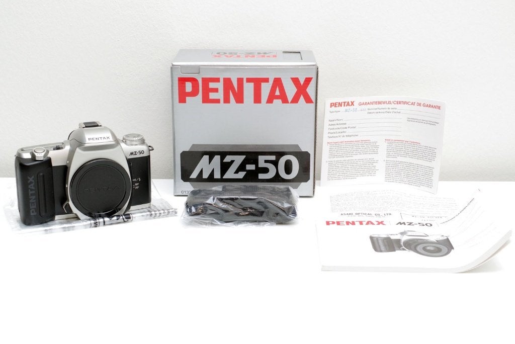 Pentax MZ-50 zilver body 35mm film K-vatting SLR *DEFECT*, Ophalen of Verzenden, Niet werkend, Spiegelreflex, Pentax