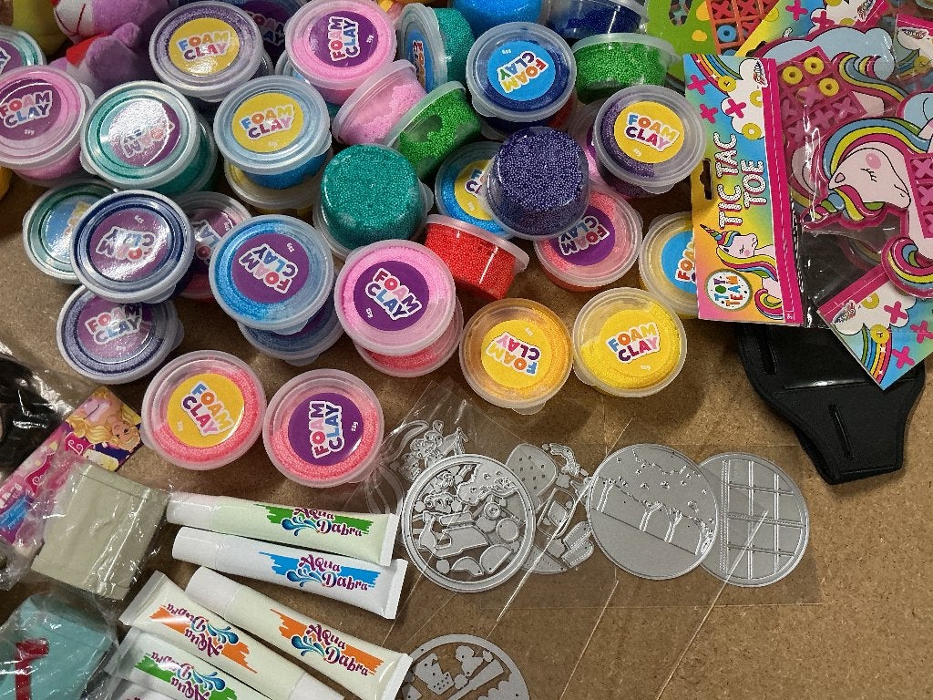 Carnaval uitgooi spullen pakket no.2 ….300 stuk, Ophalen of Verzenden, Nieuw