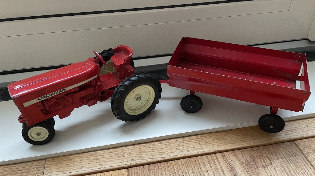 ERTL rode speelgoedtractor met aanhanger, Ophalen of Verzenden, Gebruikt