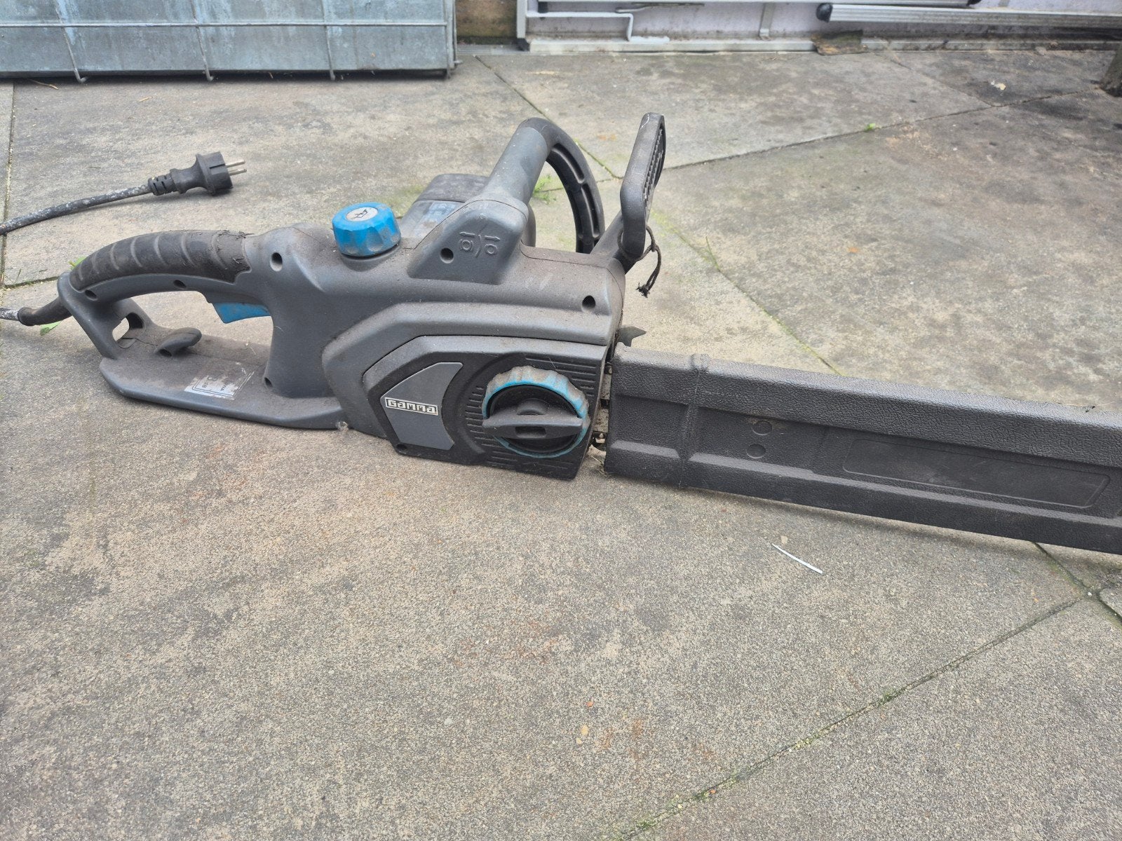 Foto 4 van GAMMA elektrische kettingzaag 2200W – werkt prima
