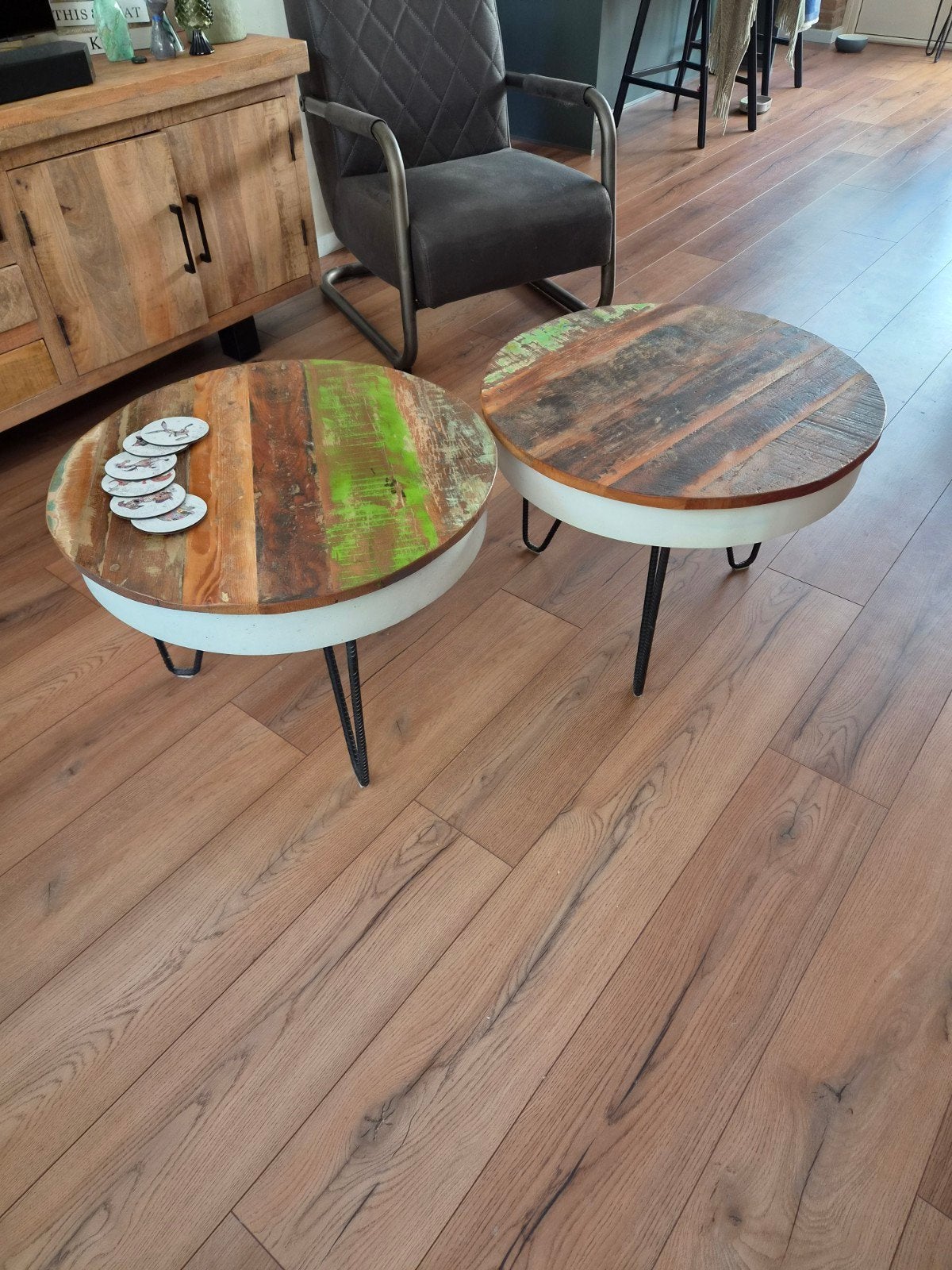 Set van 3 ronde salon/bijzet tafels, Huis en Inrichting, Tafels | Bijzettafels, Gebruikt, Rond, 55 tot 75 cm, Industrieel, Rustiek