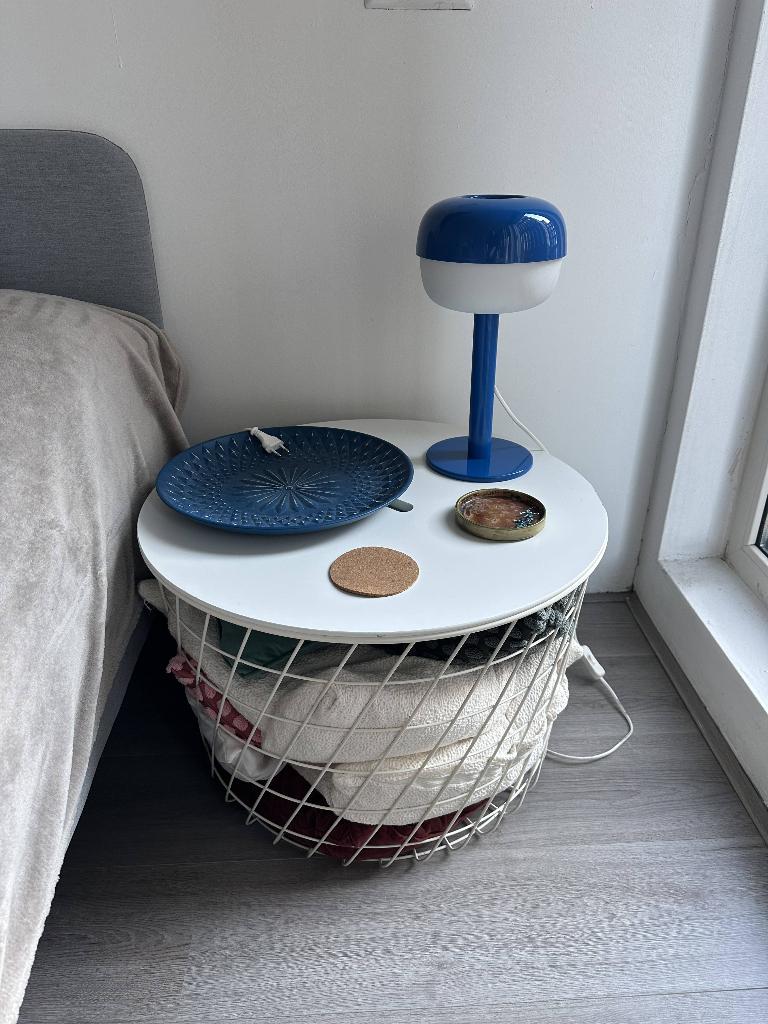 IKEA KVISTBRO WHITE SIDE/COFFEE TABLE, Huis en Inrichting, Ophalen, Gebruikt, 50 tot 100 cm, Rond