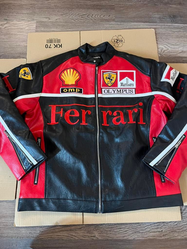 Ferrari x Marlboro Racing jas (maat S) – red leder look, Kleding | Heren, Jassen | Winter, Zo goed als nieuw, Maat 46 (S) of kleiner