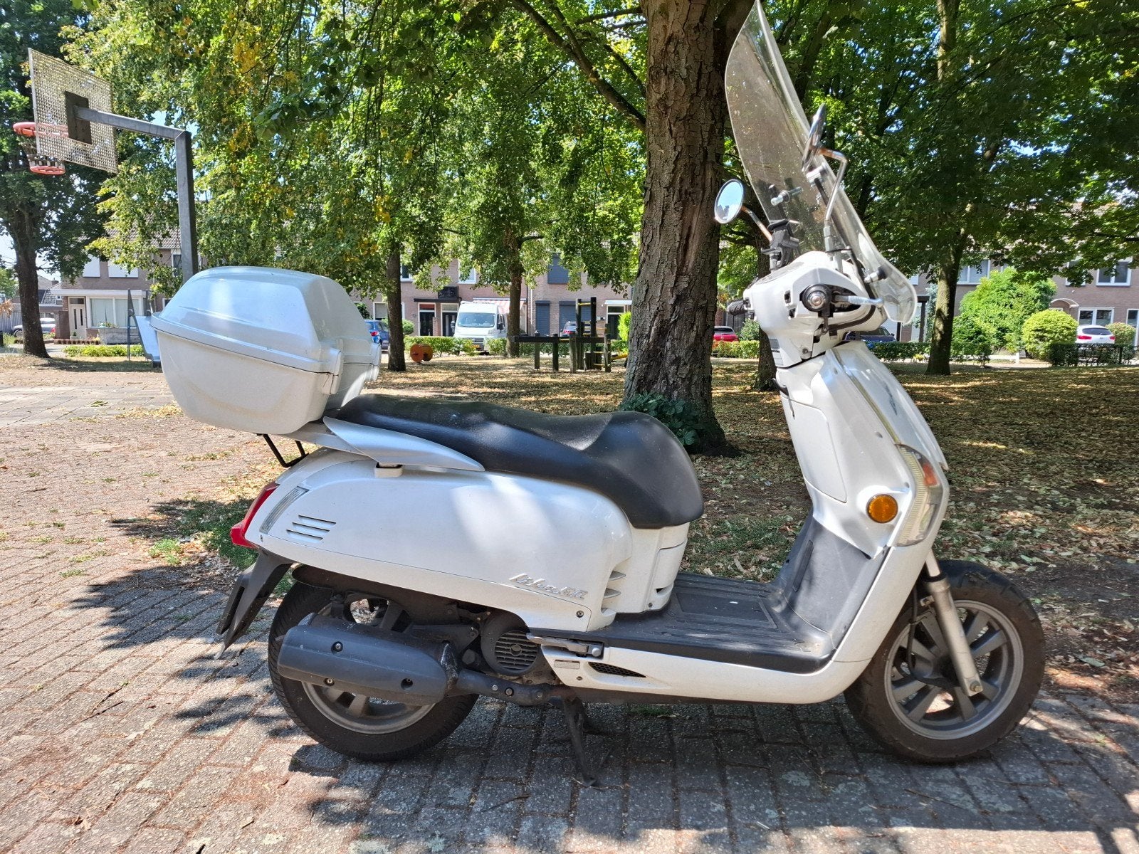 Scooter Kymco Like (schade), Fietsen en Brommers, Scooters | Kymco, Gebruikt, Like, Benzine, Ophalen