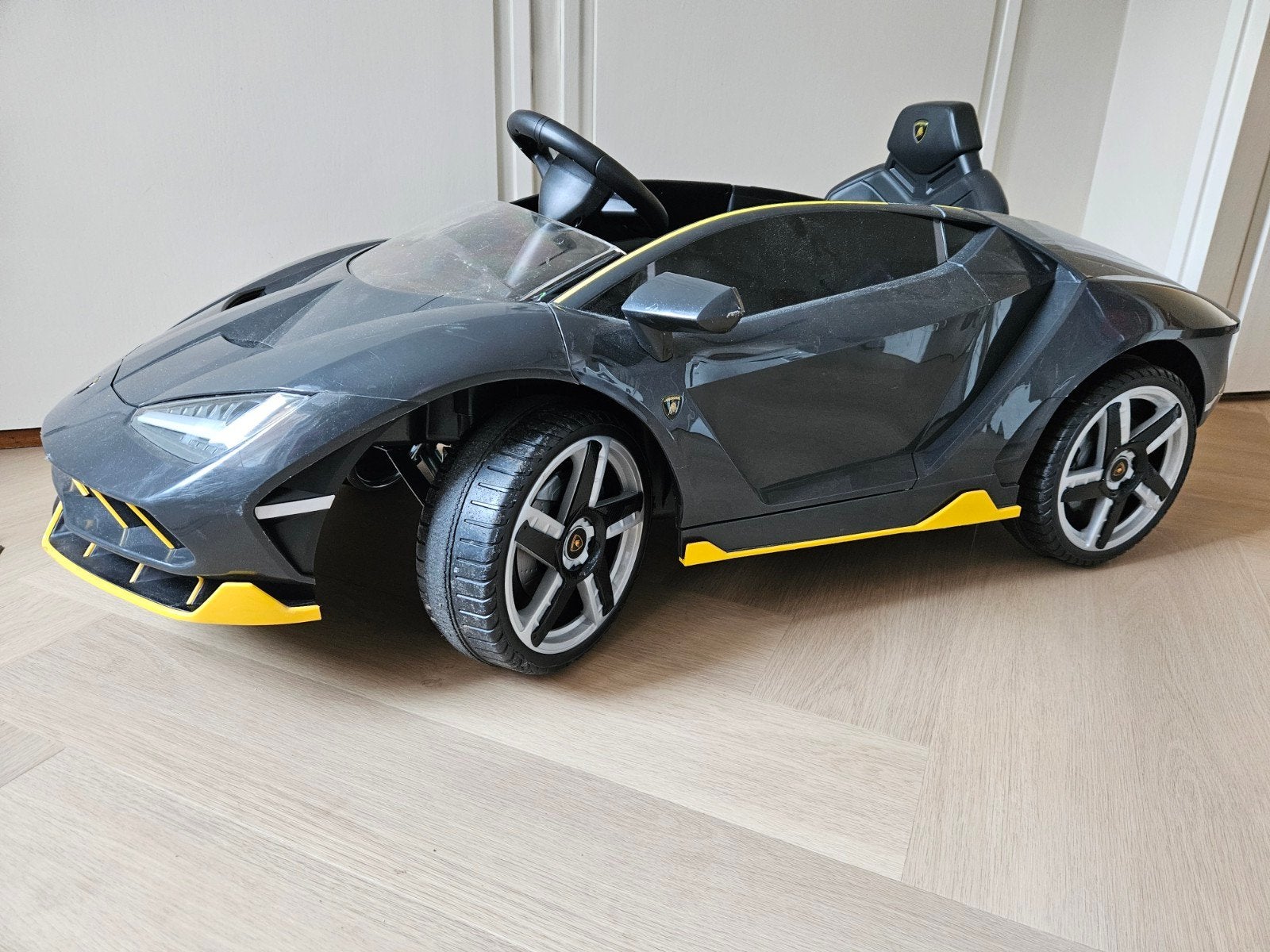 Lamborghini Centenario elektrische kinderauto, Kinderen en Baby's, Ophalen, Zo goed als nieuw