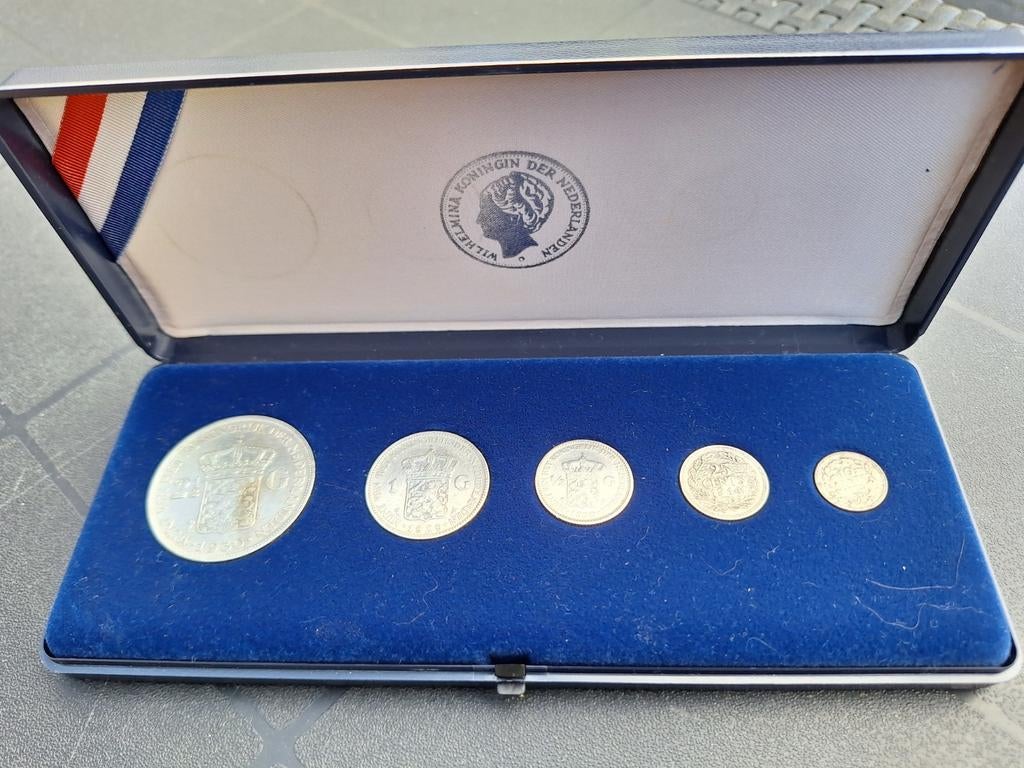 1e set Zilver Wilhelmina verzamelcasette 1929 t/m 1944., Postzegels en Munten, Munten | Nederland, Ophalen of Verzenden, Koningin Wilhelmina
