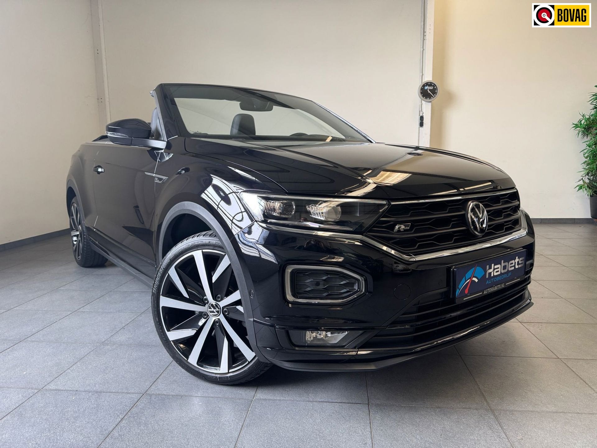 Volkswagen T-Roc Cabrio 1.5 TSI R-Line/Beats/stoelverw/19inc, Auto's, Dealer onderhouden, 15 km/l, 4 cilinders, Leder en Stof