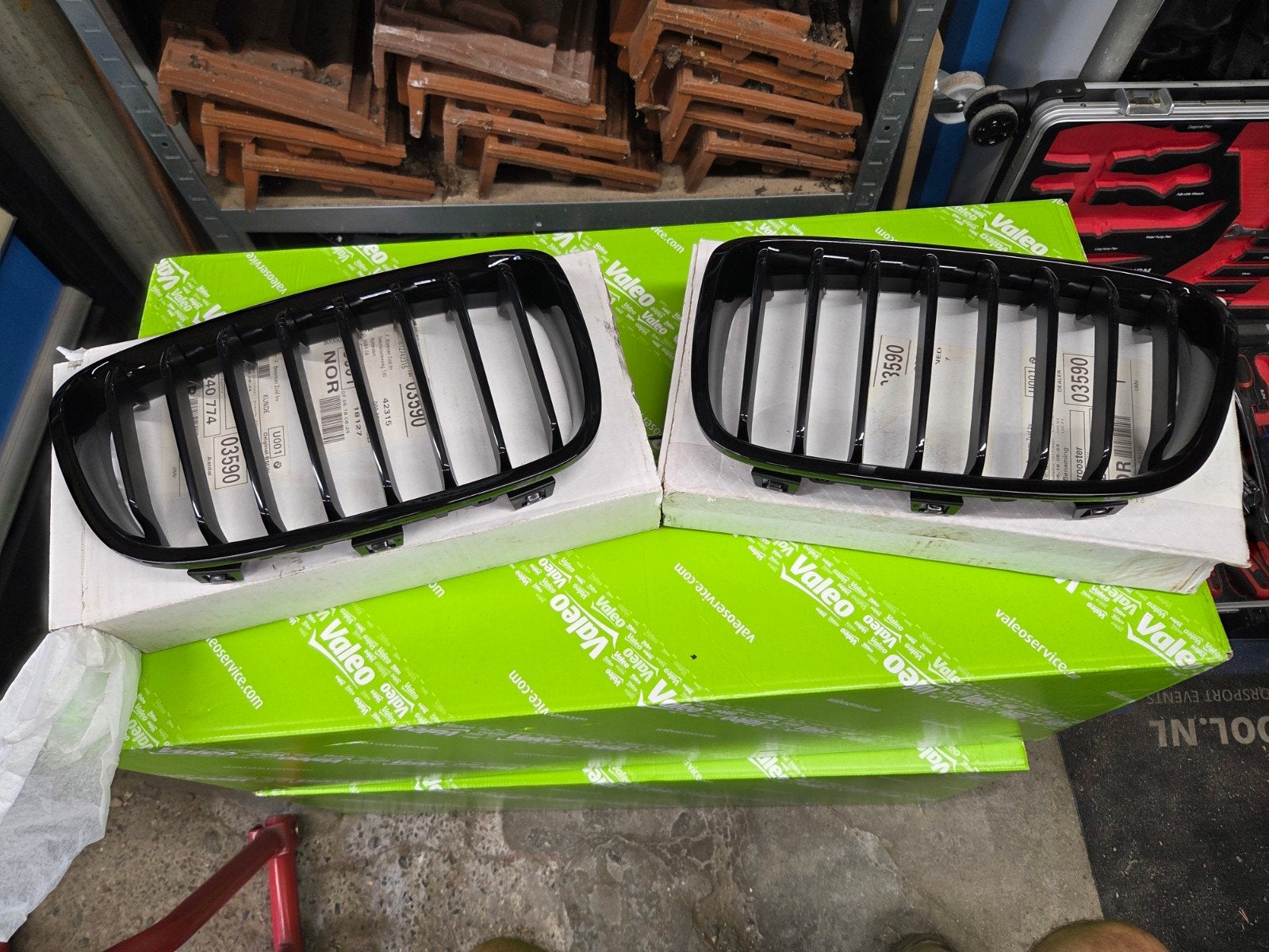 Set zwarte nieren BMW F2x - Nieuw, Voor, Nieuw, Ophalen of Verzenden, Bumper