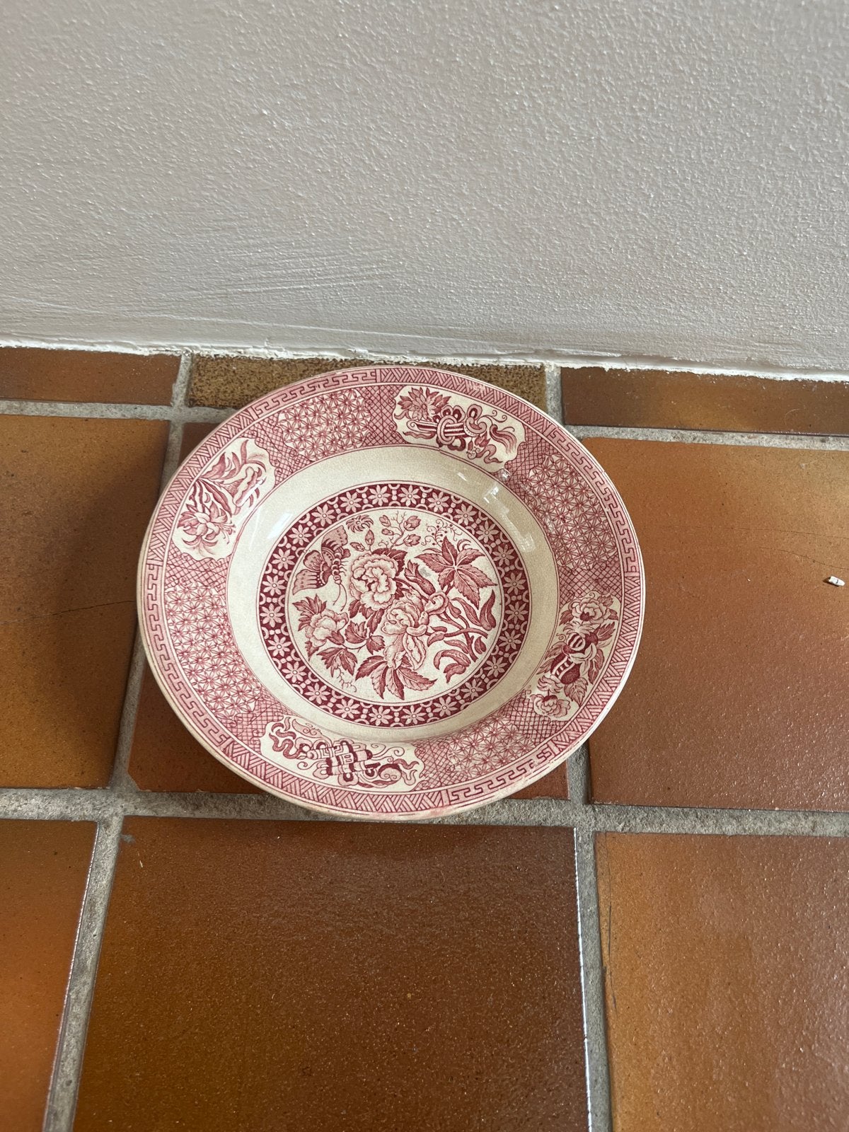 Antiek Diep Bord Société Céramique Tecla Rood - 1920, Antiek en Kunst, Ophalen
