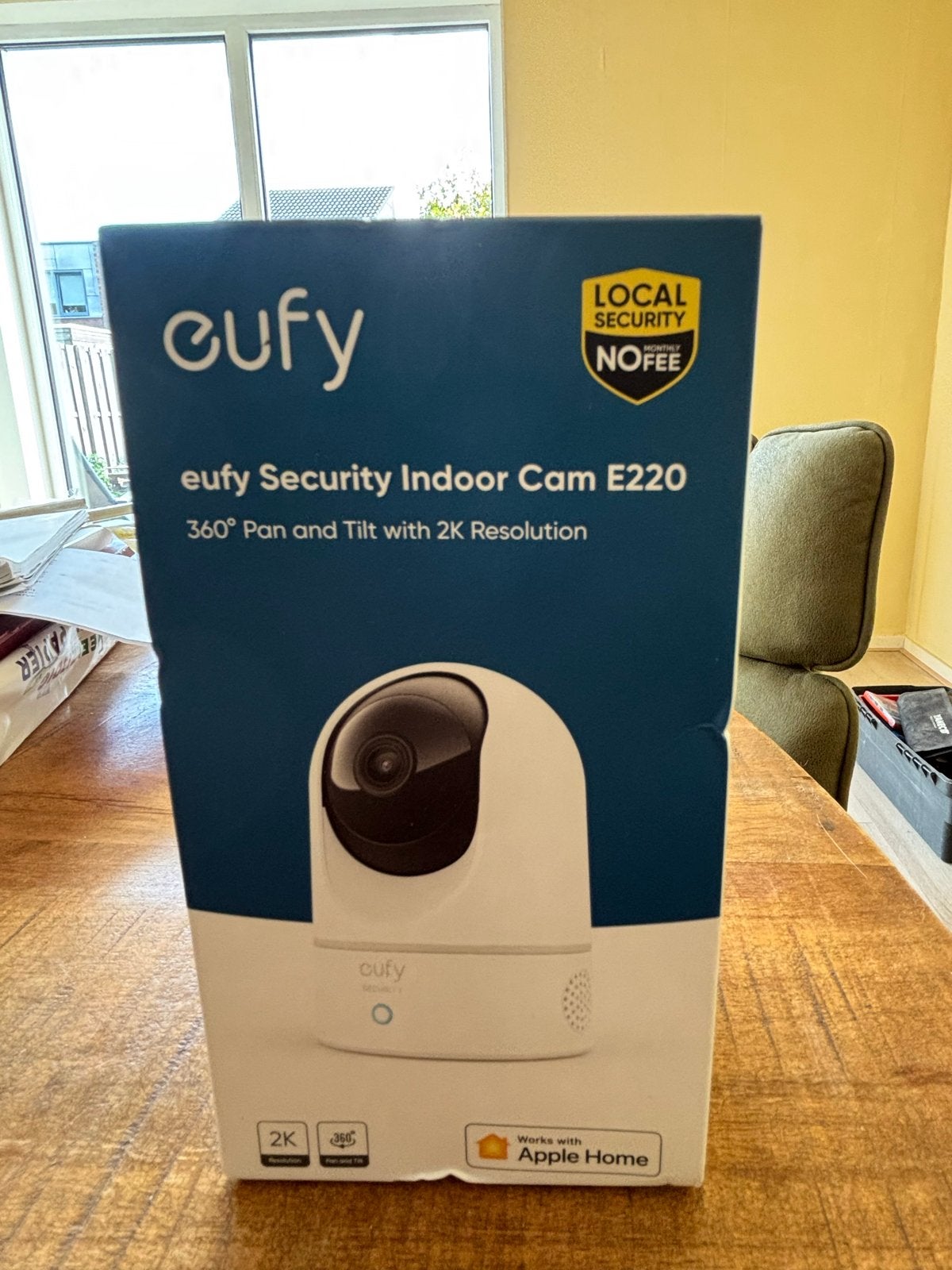 Eufy Security Indoor Cam E220 - Zo goed als nieuw, Ophalen, Zo goed als nieuw, Binnencamera