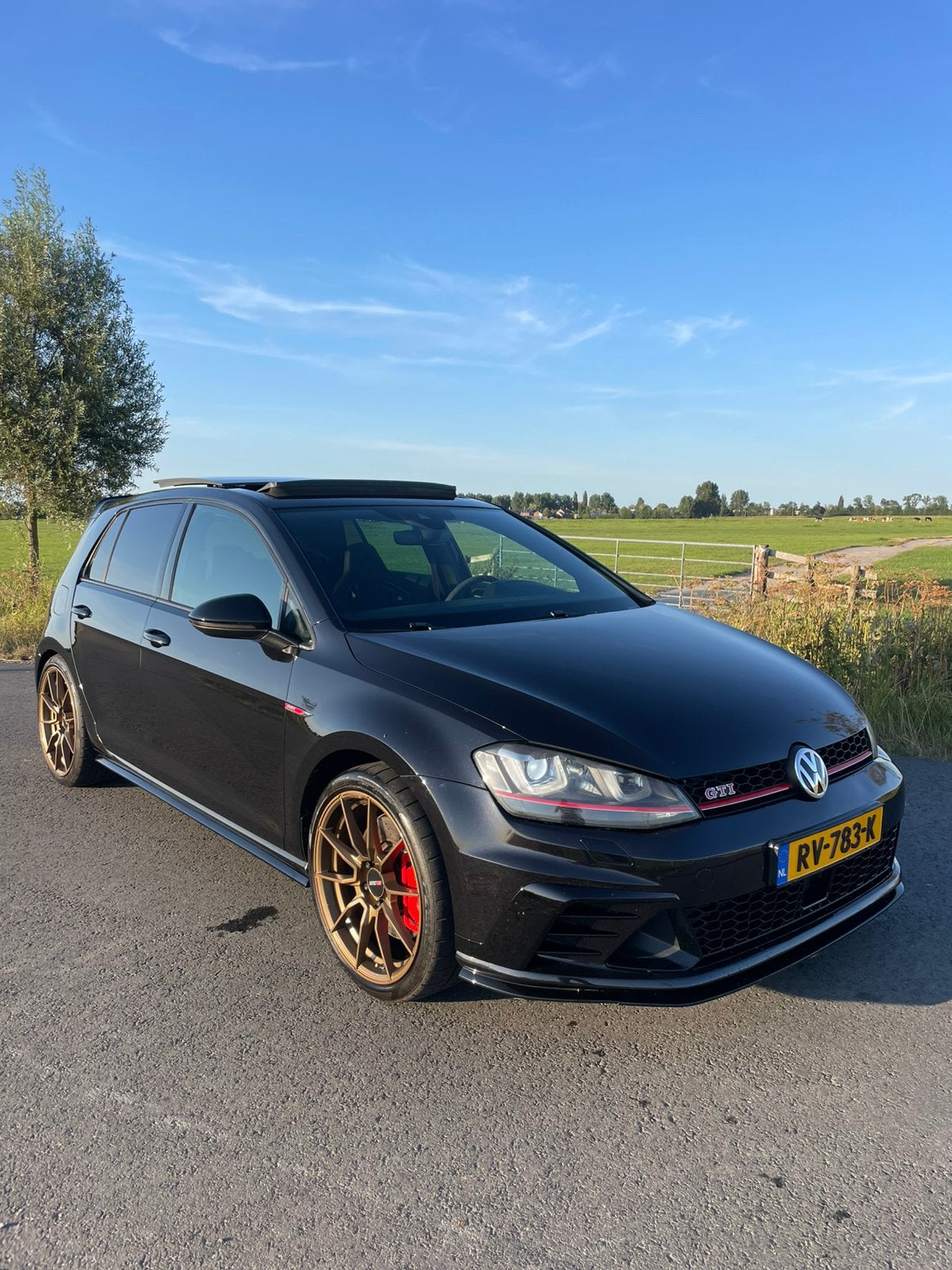 Volkswagen Golf clubsport 2.0 TSI 265pk 5D DSG 2016 Zwart, Auto's, 4 cilinders, Alcantara, Zwart, 1600 kg