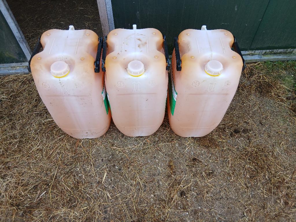 Gratis 60 liter vaten 6 stuks, Tuin en Terras, Regentonnen, Minder dan 75 liter, Ophalen, Gebruikt
