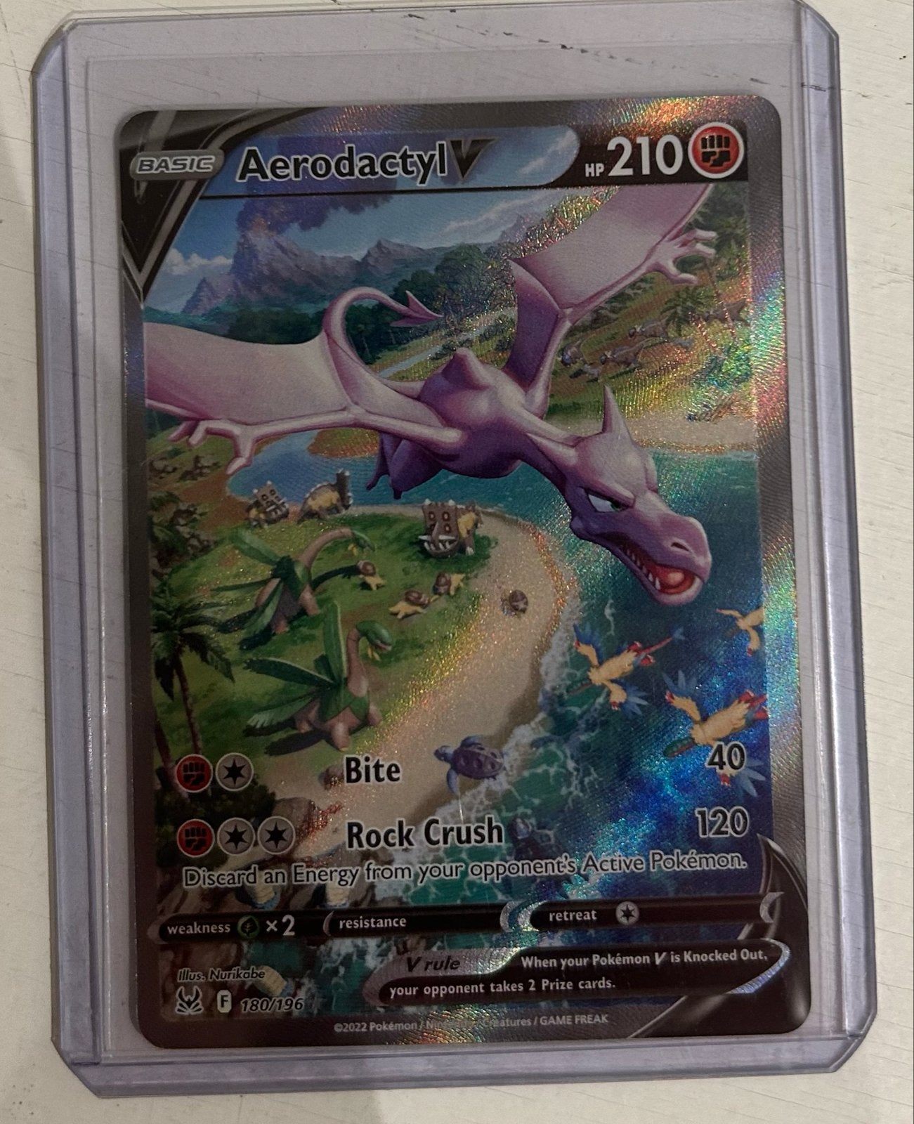 Aerodactyl V Pokémon kaart - 180/196 - Lost Origin, Ophalen of Verzenden, Zo goed als nieuw, Losse kaart, Foil