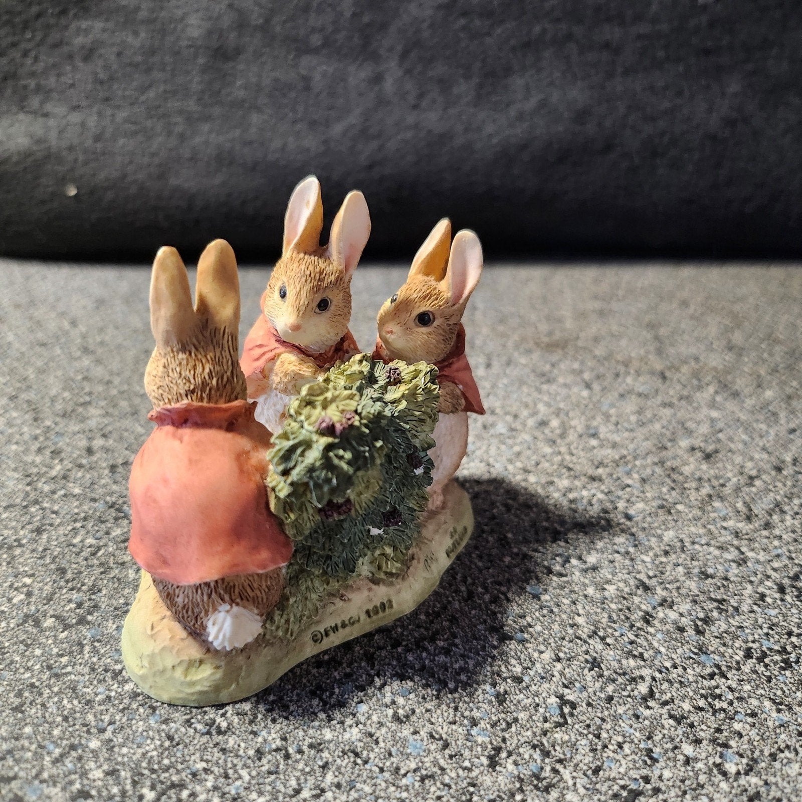 Beatrix Potter beeldje: Flopsy, Mopsy en Cottontail konijnen, Verzamelen, Ophalen of Verzenden, Zo goed als nieuw, Wild dier, Beeldje of Figuurtje