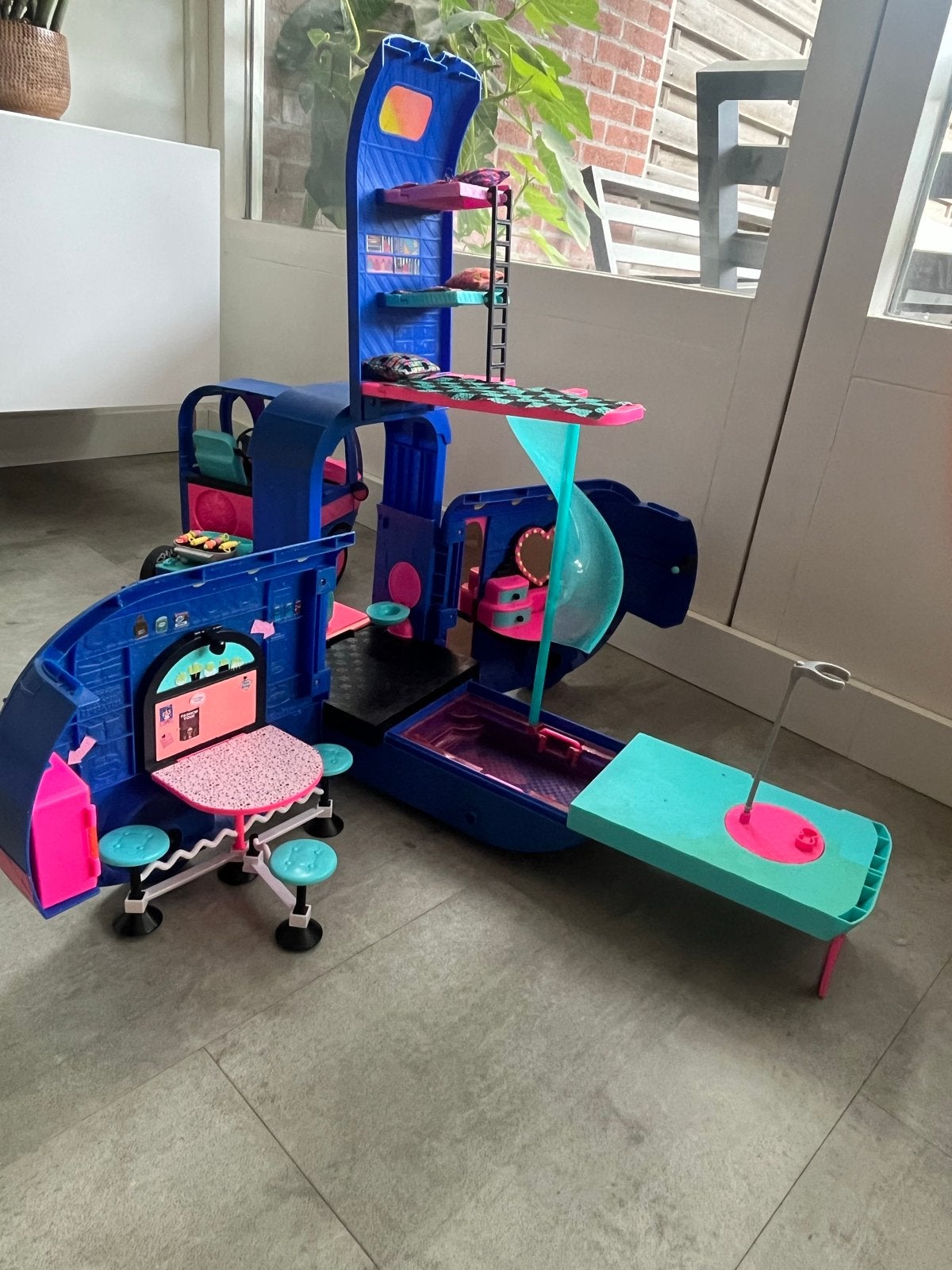 L.O.L. Surprise! Glamper 4-in-1 Camper met 55+ verrassingen, Kinderen en Baby's, Speelgoed | Speelgoedvoertuigen, Ophalen, Zo goed als nieuw