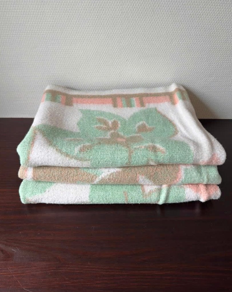 Vintage Pastel Kleur Gebloemd Deken, Woondeken, Roze/Groen, Ophalen of Verzenden, Gebruikt, Katoen, Woondeken