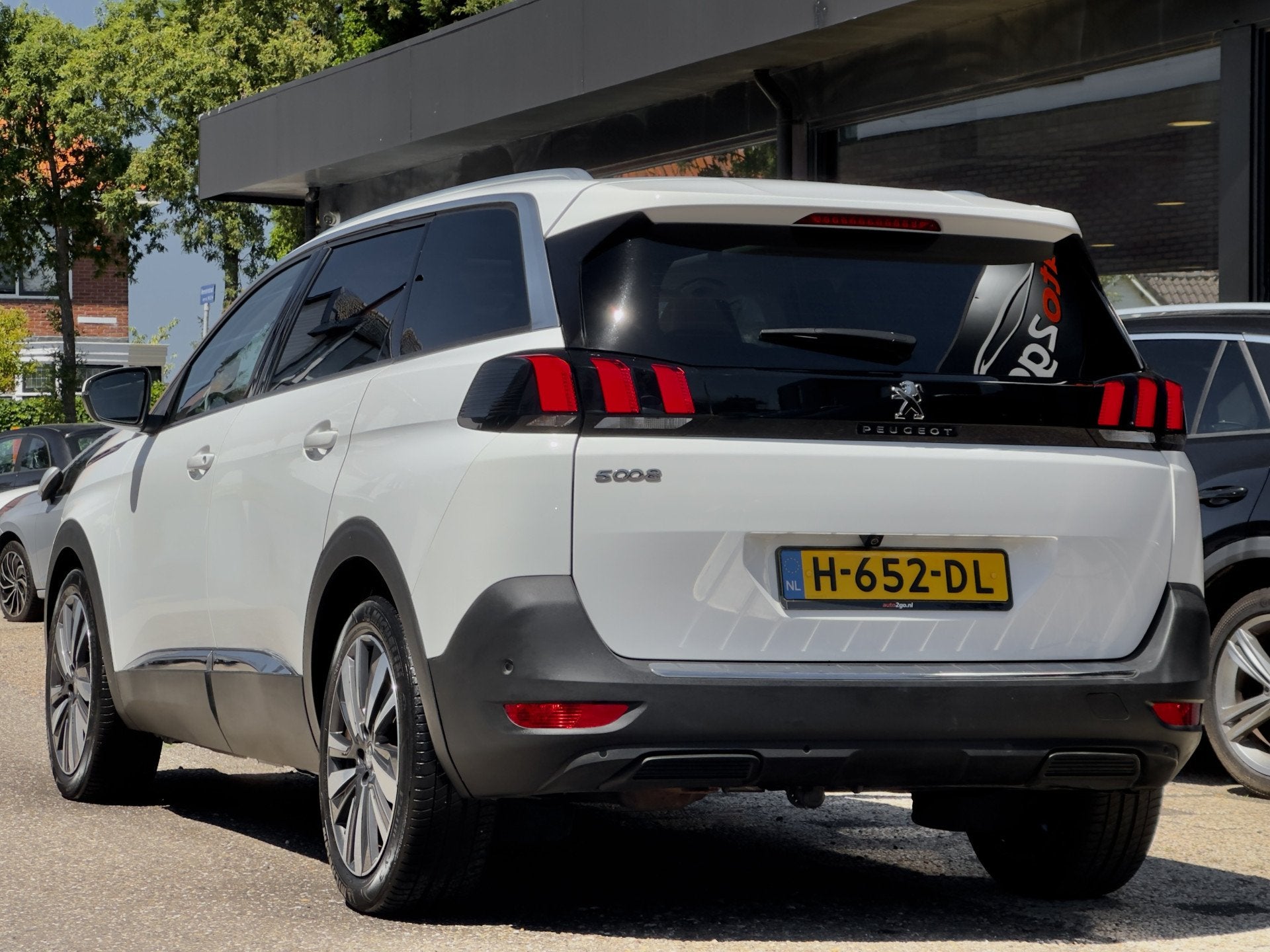 Peugeot 5008 1.2 AUT8 PREMIUM AVANTAGE 7 PERS PANODAK LEDER, Auto's, Gebruikt, Euro 6, 1199 cc, 7 stoelen
