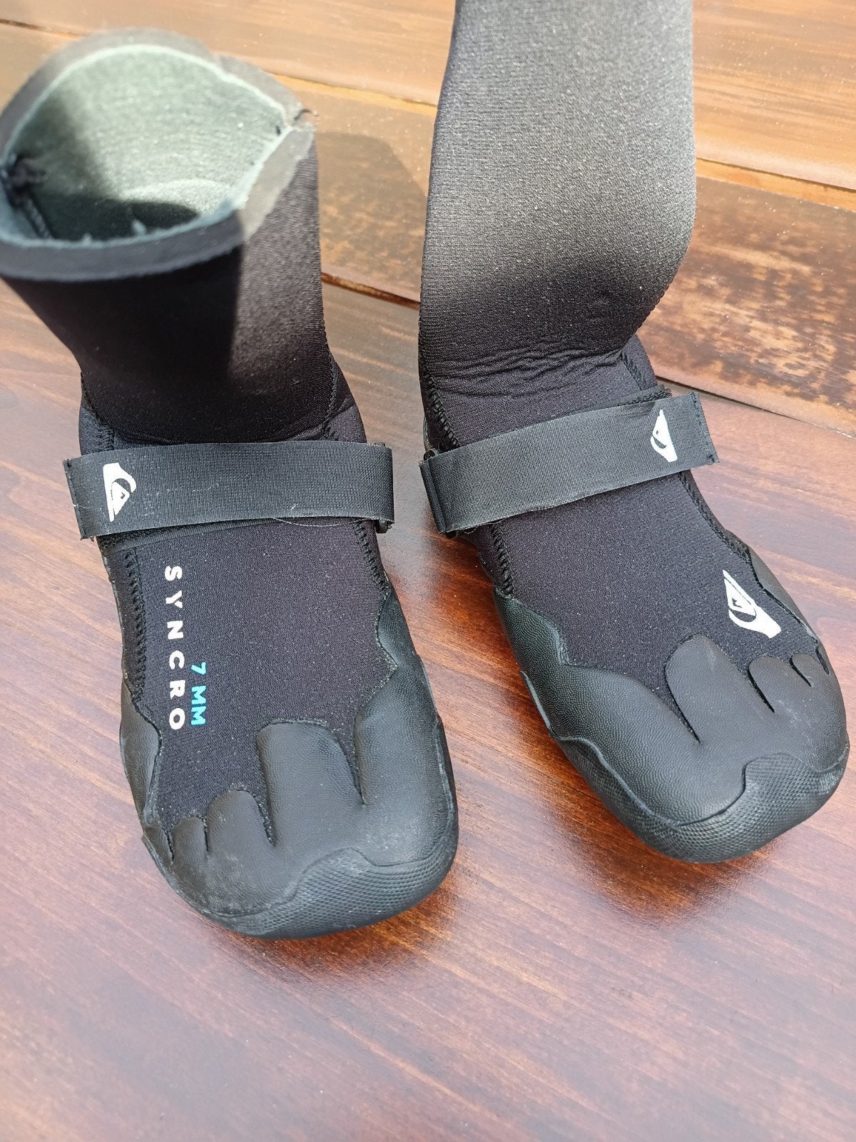 Quicksilver surf schoenen 7mm maat 37, Ophalen, Zeil- of Surfschoenen, Quiksilver, Zo goed als nieuw