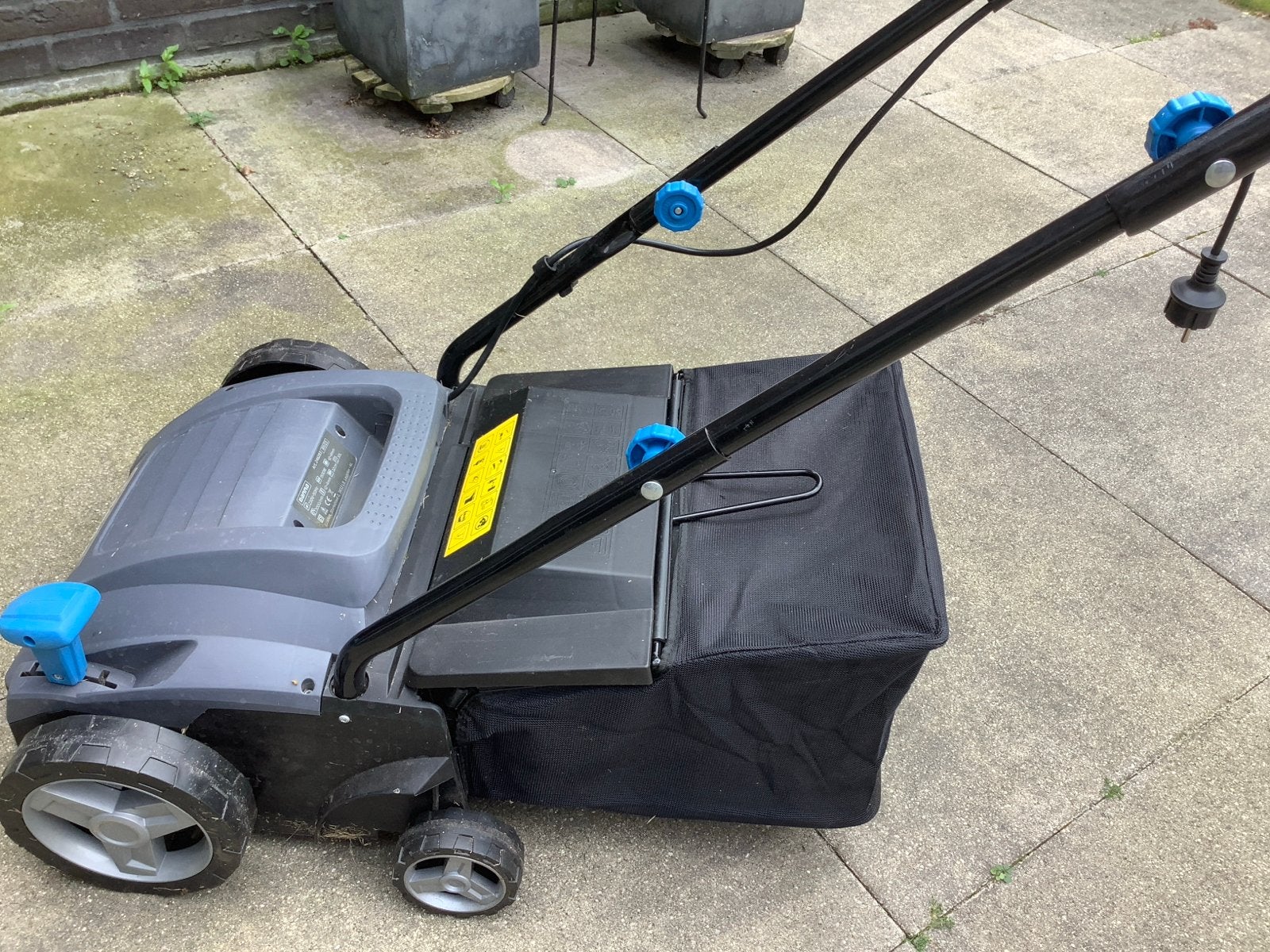 Elektrische verticuteermachine met opvangzak, Tuin en Terras, Verticuteermachines, Ophalen, Gebruikt, Elektrisch