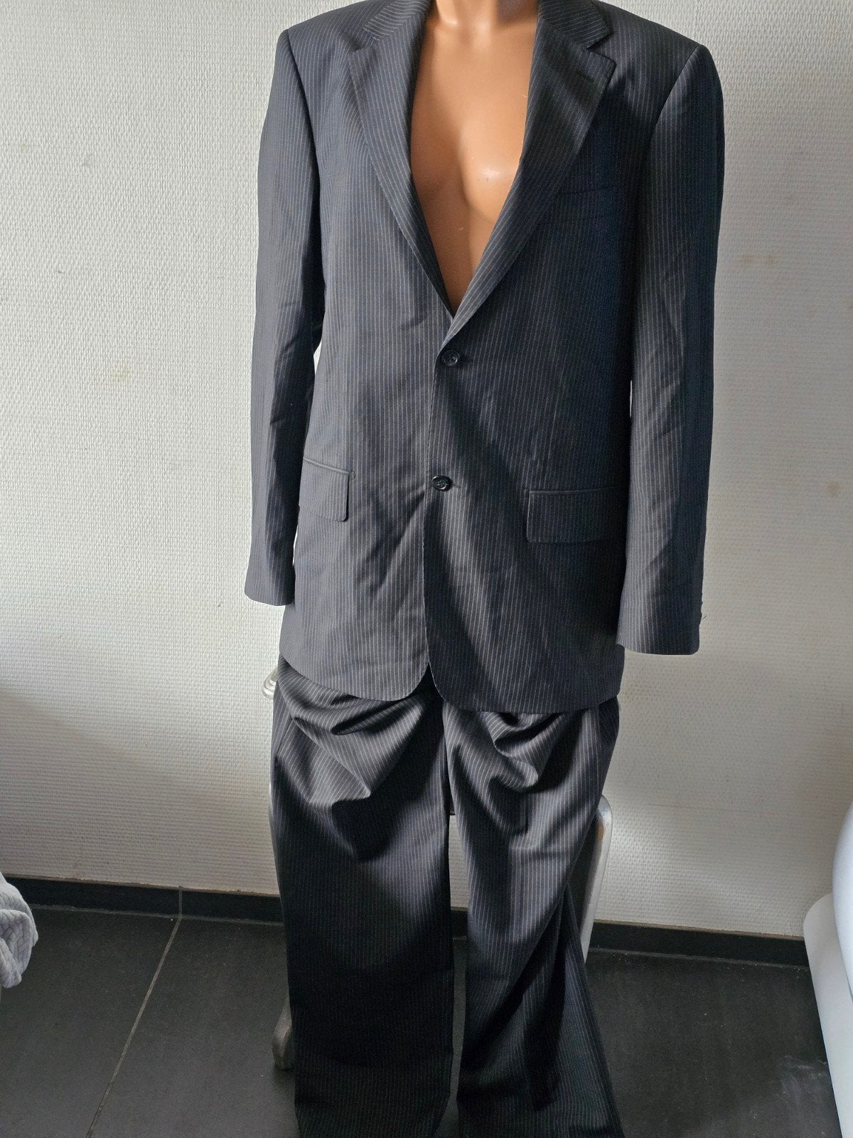 Super 100 Herenpak - Donkergrijs met krijtstreep - Maat 98, Kleding | Heren, Kostuums en Colberts, Maat 48/50 (M), Super 100, Ophalen of Verzenden