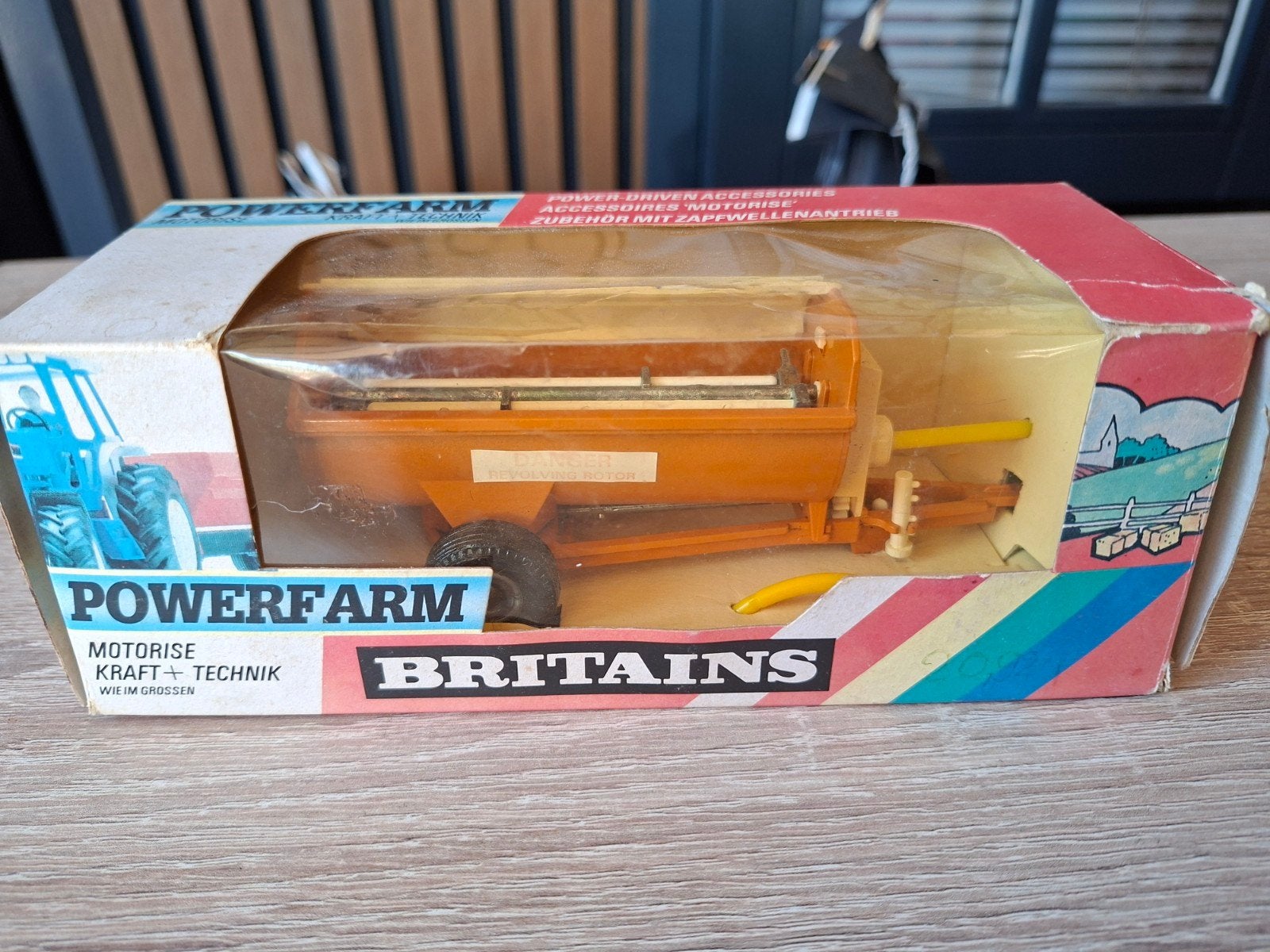 Britains Powerfarm Howard, Hobby en Vrije tijd, Modelauto's | 1:32, Ophalen of Verzenden