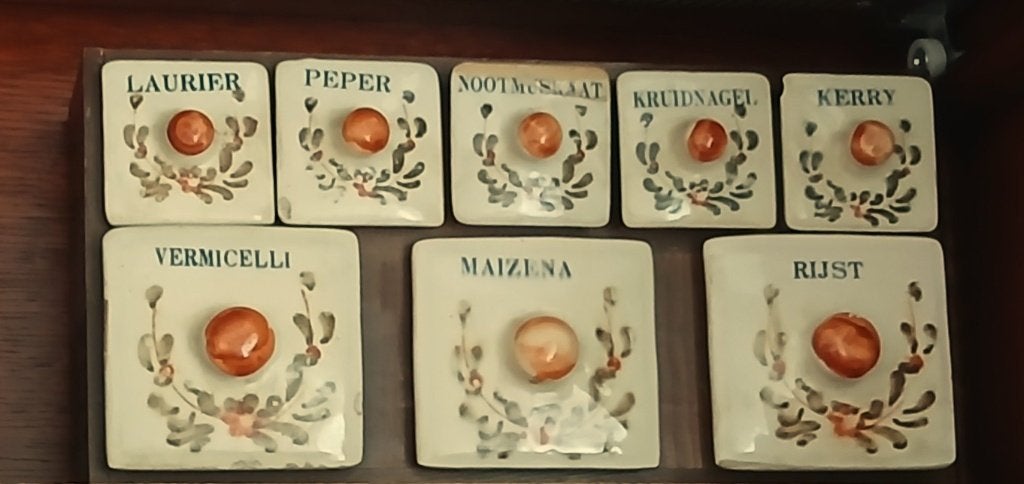 Brocante kruidenkastje met porseleinen bakjes, Antiek en Kunst, Curiosa en Brocante, Ophalen