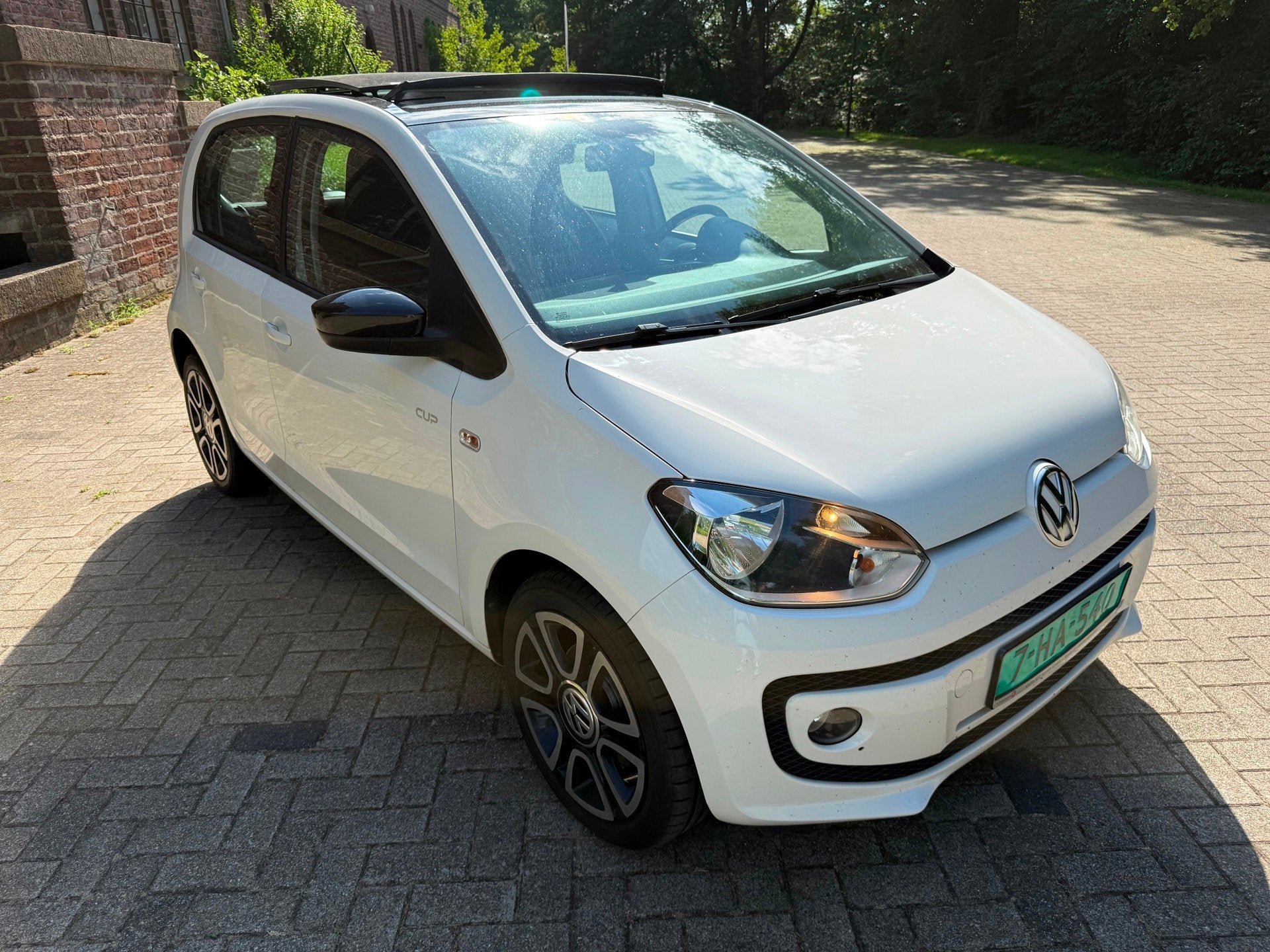 Volkswagen Up! 1.0 up! Cup Edition BlueMotion Pannodak Veel, Voorwielaandrijving, Stof, Gebruikt, Up!