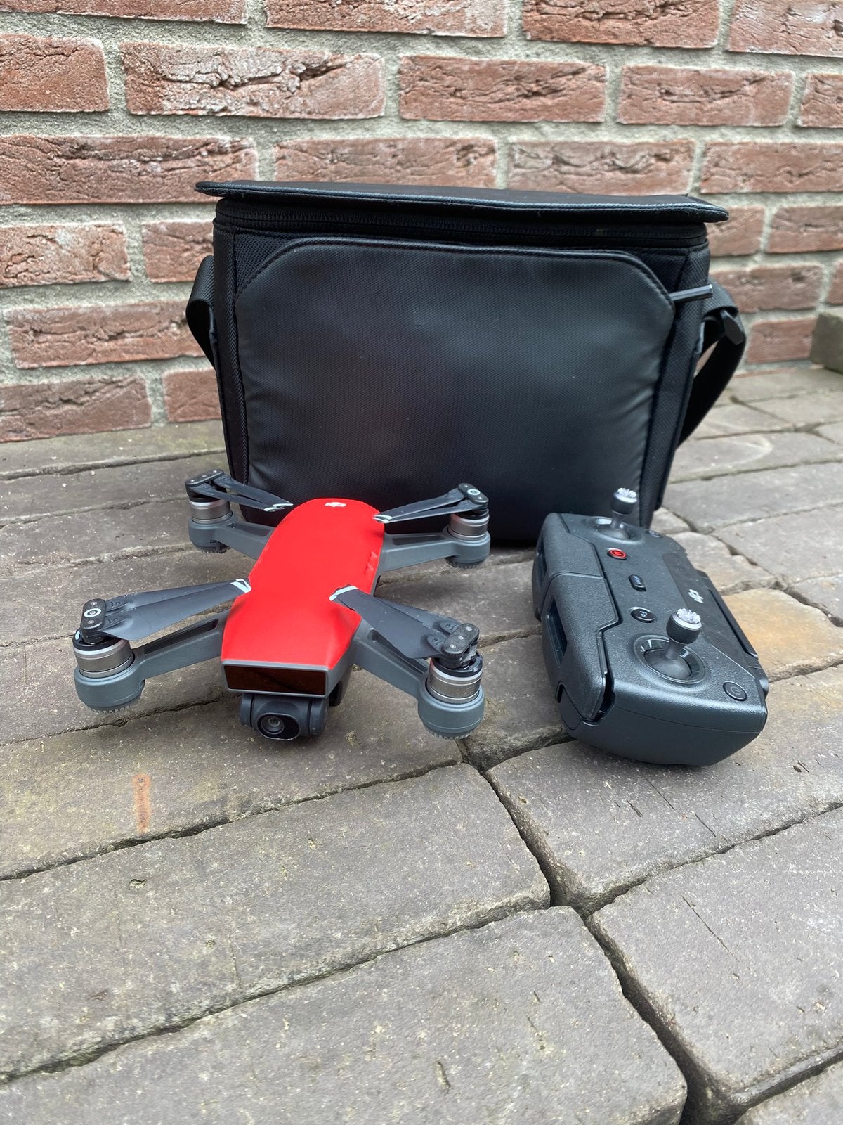 DJI Spark Fly More Come Lava Red, 250 tot 900 gram, Gebruikt, Cameradrone, 100 tot 1000 meter