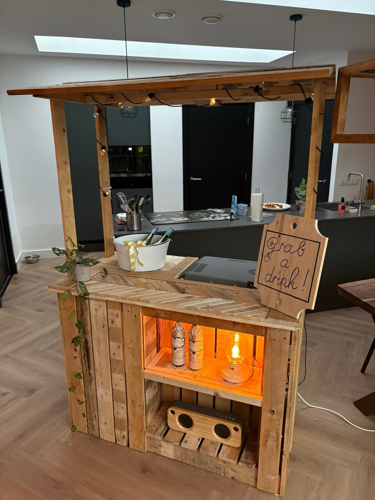 Houten kraampje, Ophalen, Zo goed als nieuw, Hout, Overige typen